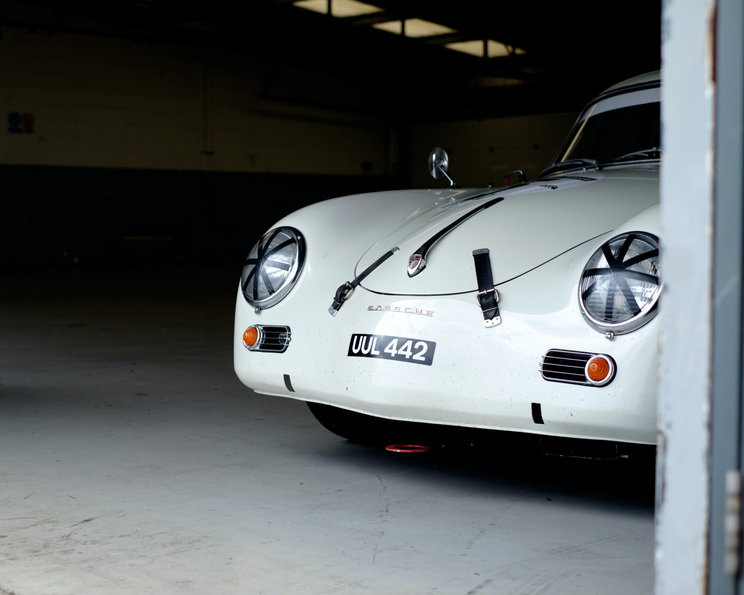 oli-woodman-U1DfouEl9PQ-unsplash Car in Storage