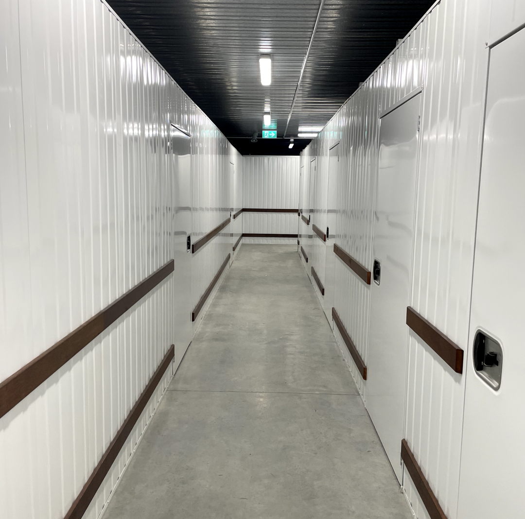 http://Pimpama%20facility%20hallway